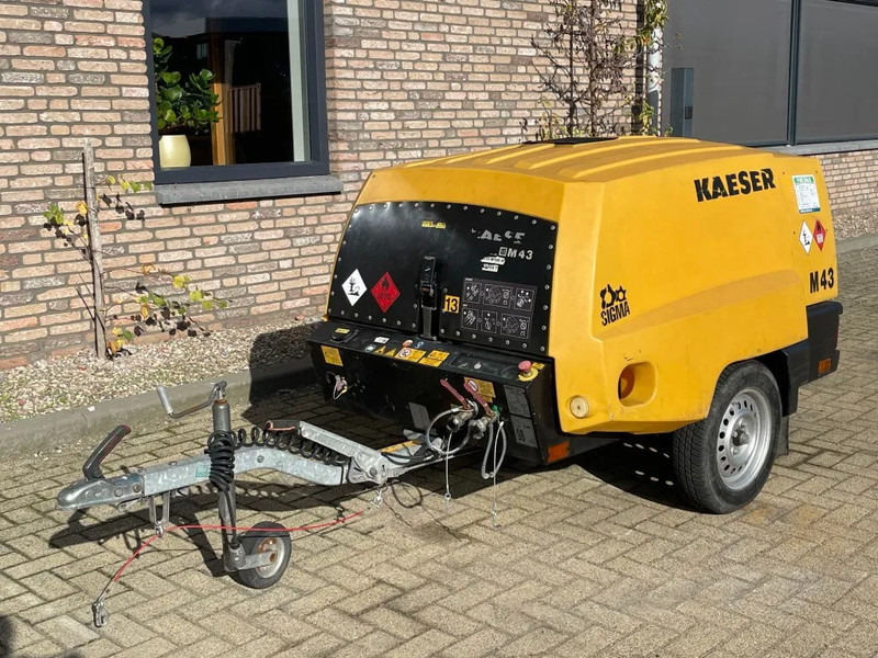 Kaeser M43 Kubota 4,2 m3 / min 7 Bar 30kW mobiele Compressor - Compresor de aire: foto 2 Kaeser M43 Kubota 4,2 m3 / min 7 Bar 30kW mobiele Compressor - Compresor de aire: foto 2