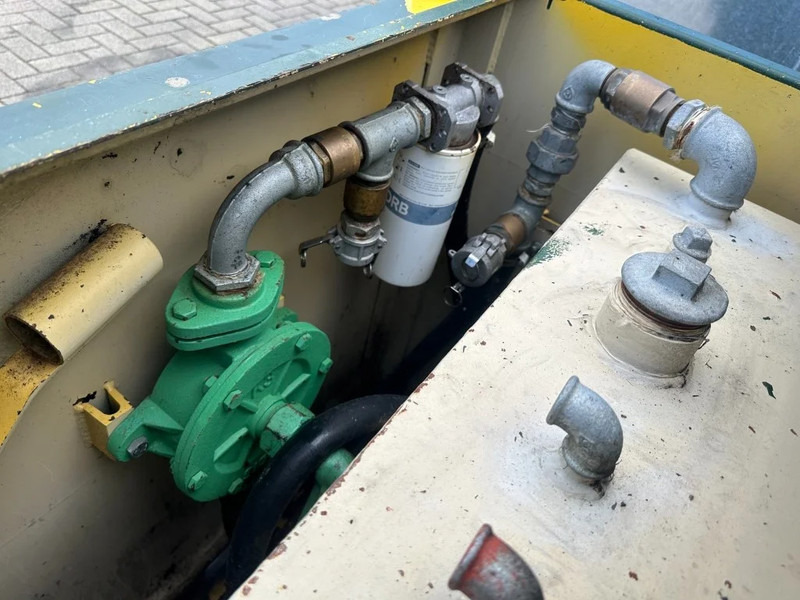 Kiwa IBC Steenbergen KIWA IBC 1500 liter dieseltank met handpomp - Tanque de almacenamiento: foto 5 Kiwa IBC Steenbergen KIWA IBC 1500 liter dieseltank met handpomp - Tanque de almacenamiento: foto 5