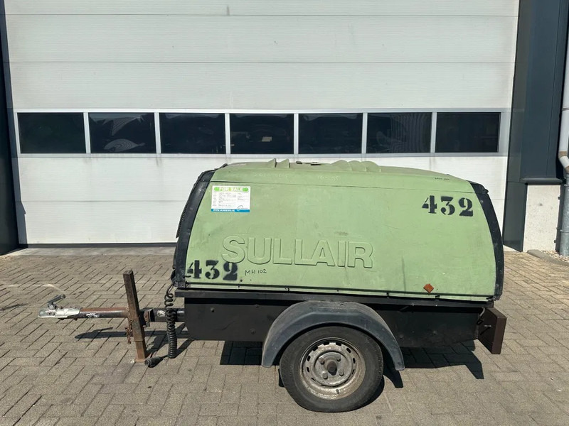 Kubota V2203 Sullair K65 Mobiele Diesel Compressor 3.7 m3 / min 30 kW 7 Bar - Compresor de aire: foto 1 Kubota V2203 Sullair K65 Mobiele Diesel Compressor 3.7 m3 / min 30 kW 7 Bar - Compresor de aire: foto 1