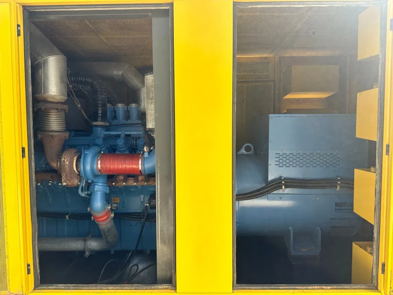MTU 16V 2000 Leroy Somer 1125 kVA Silent generatorset - Generador industriale: foto 2 MTU 16V 2000 Leroy Somer 1125 kVA Silent generatorset - Generador industriale: foto 2