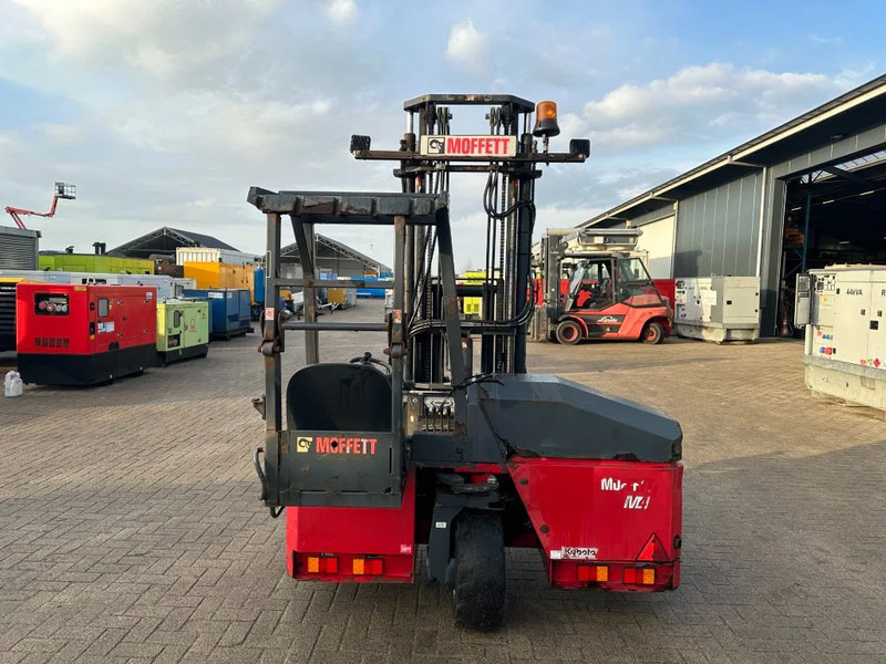 Moffett M4 20.1 Kubota Diesel Kooiaap 2 ton Sideshift Positioner Meeneemheftruck - Carretilla elevadora transportable: foto 3 Moffett M4 20.1 Kubota Diesel Kooiaap 2 ton Sideshift Positioner Meeneemheftruck - Carretilla elevadora transportable: foto 3