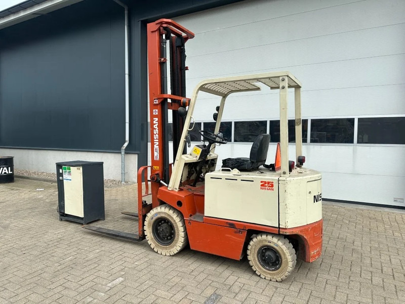 Nissan 2.5 ton Duplex Elektra Heftruck 5 meter hefhoogte - Carretilla elevadora eléctrica: foto 4 Nissan 2.5 ton Duplex Elektra Heftruck 5 meter hefhoogte - Carretilla elevadora eléctrica: foto 4