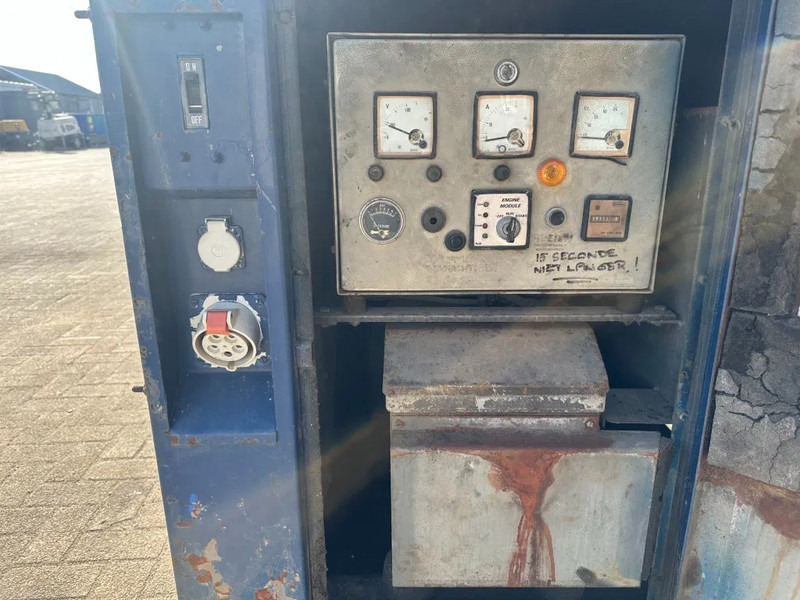 Perkins 130.13 Mecc Alte Spa 10 kVA Silent generatorset - Generador industriale: foto 4 Perkins 130.13 Mecc Alte Spa 10 kVA Silent generatorset - Generador industriale: foto 4