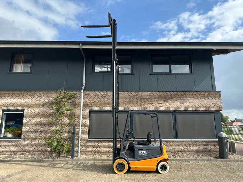 Still R 60-25 2.5 ton Triplex Freelift Sideshift Elektra Heftruck 590 cm hefhoogte ! - Carretilla elevadora eléctrica: foto 2 Still R 60-25 2.5 ton Triplex Freelift Sideshift Elektra Heftruck 590 cm hefhoogte ! - Carretilla elevadora eléctrica: foto 2