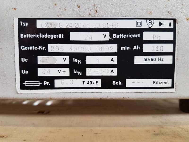 Acculader 24 Volt Acculader 230 Volt Battery Charger - Herramienta/ Equipo: foto 3 Acculader 24 Volt Acculader 230 Volt Battery Charger - Herramienta/ Equipo: foto 3