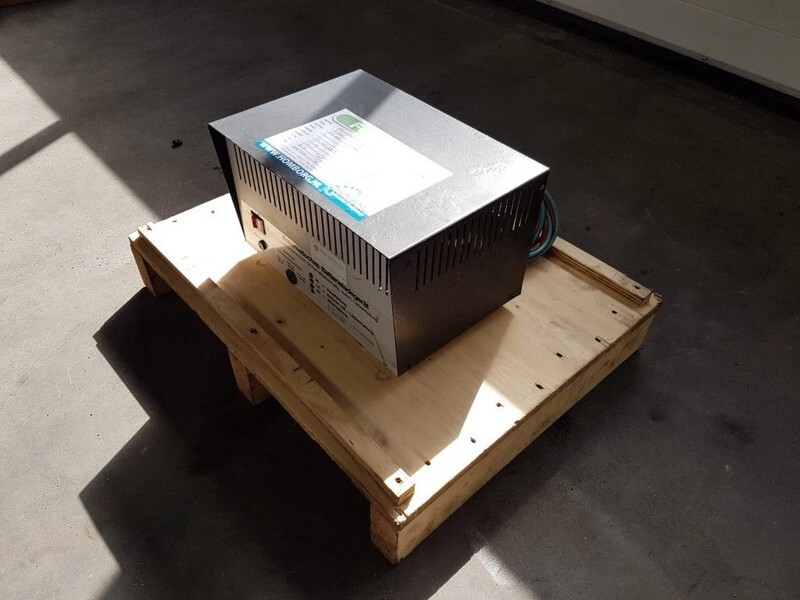 Acculader 24 Volt Acculader 230 Volt Battery Charger - Herramienta/ Equipo: foto 2 Acculader 24 Volt Acculader 230 Volt Battery Charger - Herramienta/ Equipo: foto 2