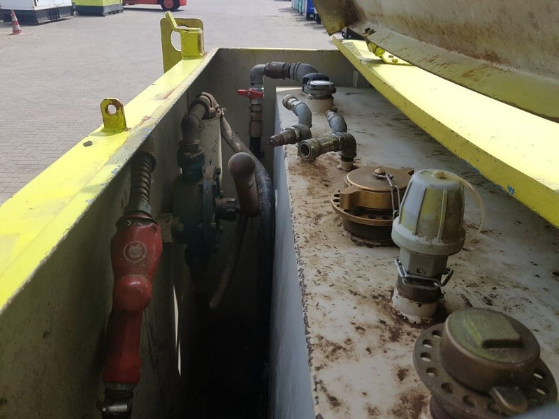 Dieseltank Steenbergen 2000 liter Kiwa IBC Dieseltank met handpomp - Tanque de almacenamiento: foto 5 Dieseltank Steenbergen 2000 liter Kiwa IBC Dieseltank met handpomp - Tanque de almacenamiento: foto 5