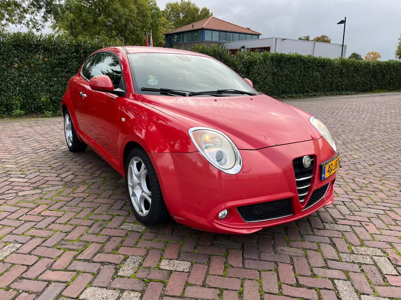 Alfa Romeo MiTo 1.4 T - Hatchback: foto 4 Alfa Romeo MiTo 1.4 T - Hatchback: foto 4