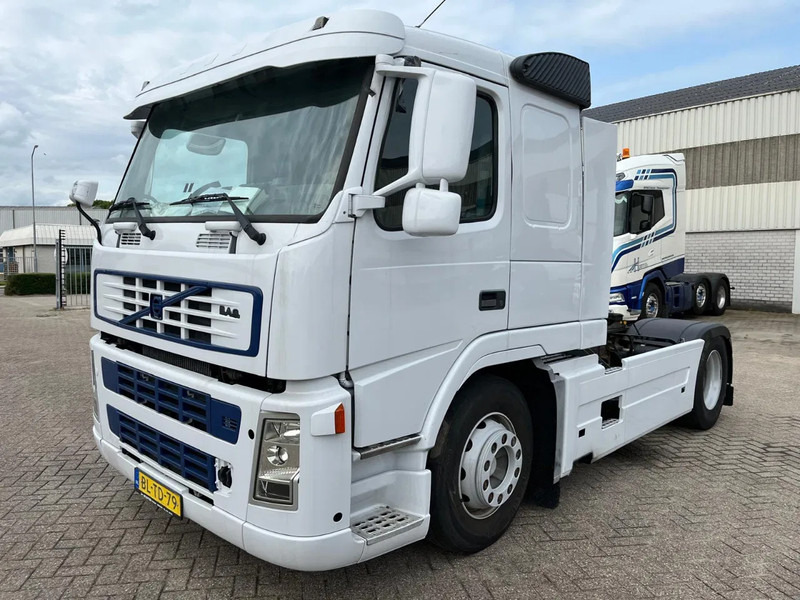 Volvo FM 9 MOTOR DEFECT (motor start wel maar kan niet rijden) - Cabeza tractora: foto 1 Volvo FM 9 MOTOR DEFECT (motor start wel maar kan niet rijden) - Cabeza tractora: foto 1