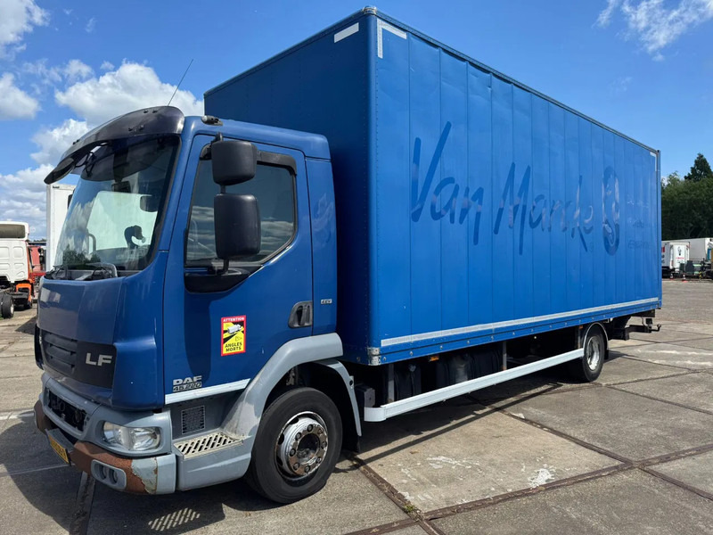 DAF LF 45 .220 - Camión caja cerrada: foto 3 DAF LF 45 .220 - Camión caja cerrada: foto 3