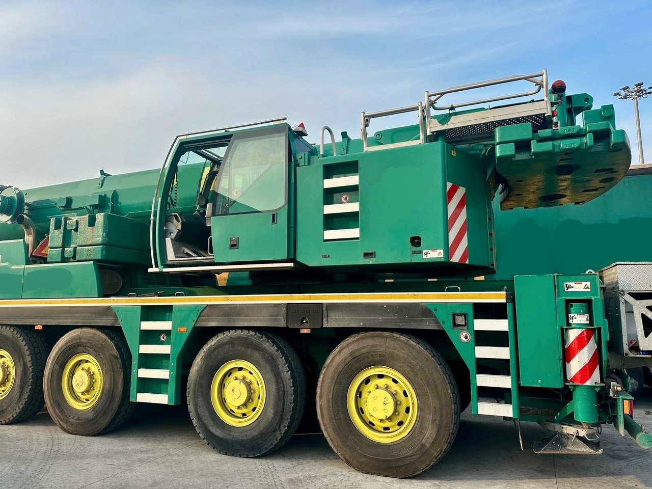 Liebherr LTM 1090 - 4.1 * 50 m * 8x8! - Grúa torre: foto 2 Liebherr LTM 1090 - 4.1 * 50 m * 8x8! - Grúa torre: foto 2