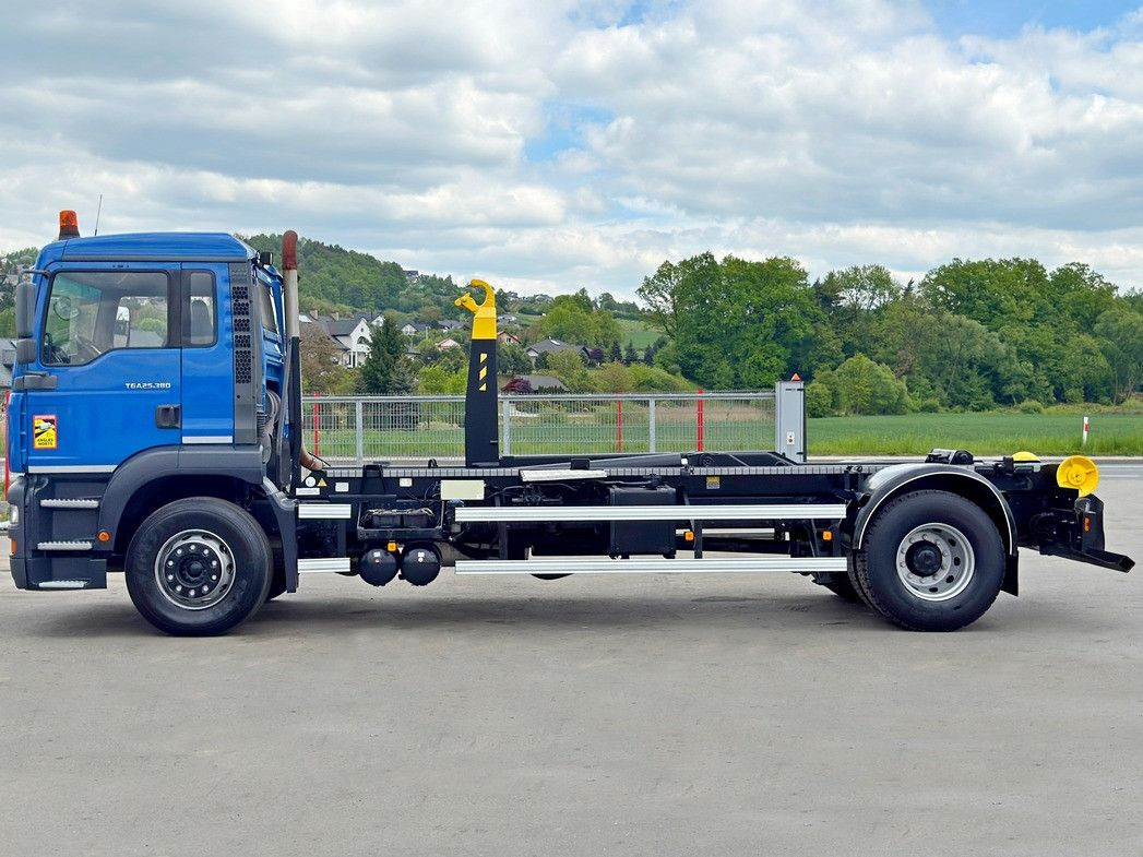 MAN TGA 18.310 Abrollkipper * Top Zustand! MAN TGA 18.310 Abrollkipper * Top Zustand! - Camión multibasculante: foto 5 MAN TGA 18.310 Abrollkipper * Top Zustand! MAN TGA 18.310 Abrollkipper * Top Zustand! - Camión multibasculante: foto 5
