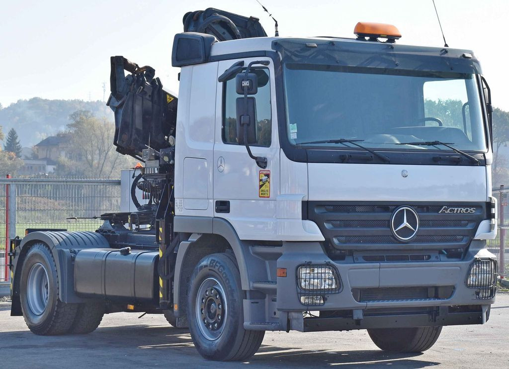 Mercedes-Benz ACTROS 1844 * Sattelzugmaschine *HIAB 330-5/FUNK Mercedes-Benz ACTROS 1844 * Sattelzugmaschine *HIAB 330-5/FUNK - Camión grúa, Cabeza tractora: foto 3 Mercedes-Benz ACTROS 1844 * Sattelzugmaschine *HIAB 330-5/FUNK Mercedes-Benz ACTROS 1844 * Sattelzugmaschine *HIAB 330-5/FUNK - Camión grúa, Cabeza tractora: foto 3