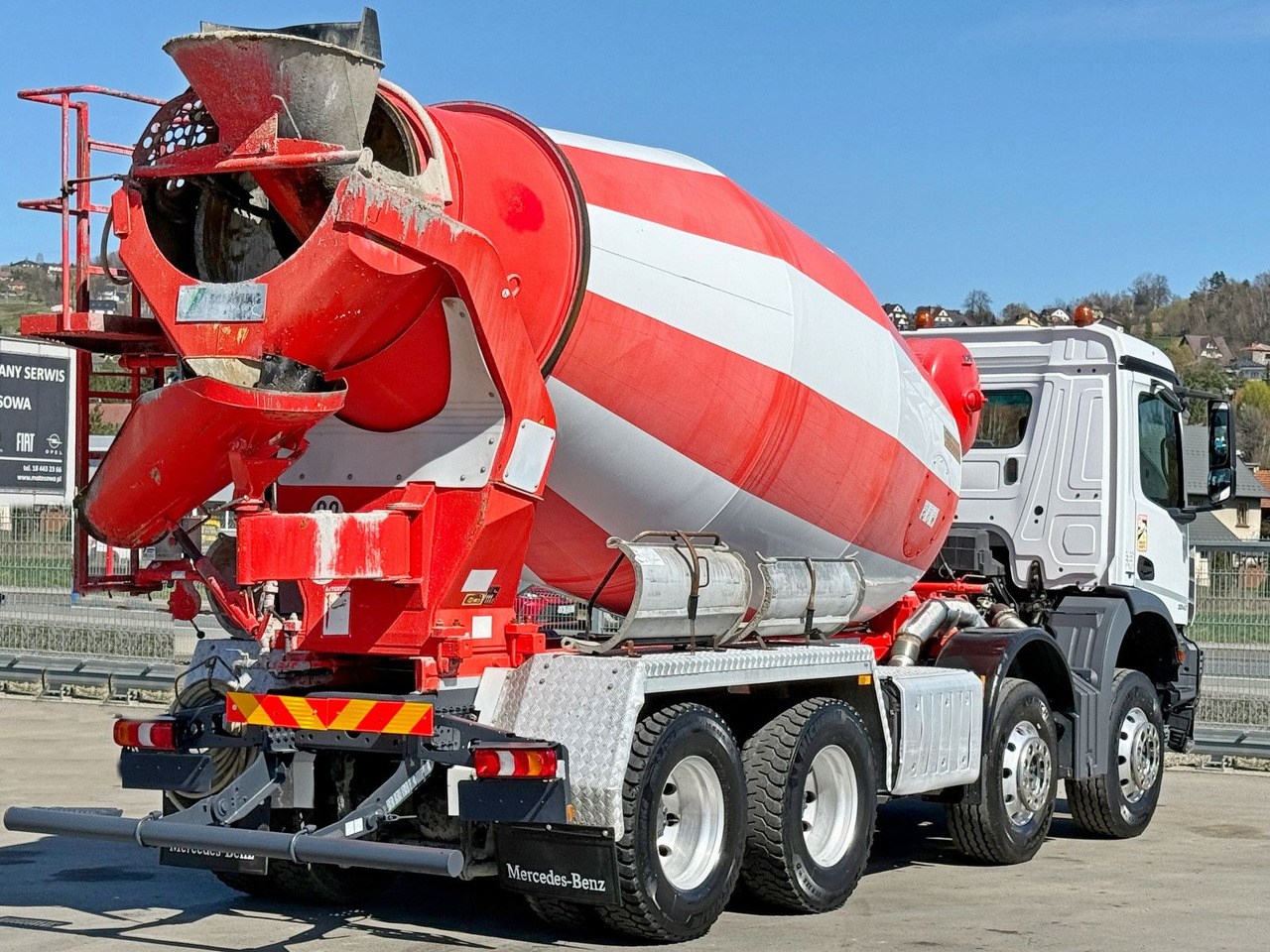 Mercedes-Benz AROCS 3240 * Betonmischer * 8x4 * TOPZUSTAND - Camión hormigonera: foto 3 Mercedes-Benz AROCS 3240 * Betonmischer * 8x4 * TOPZUSTAND - Camión hormigonera: foto 3