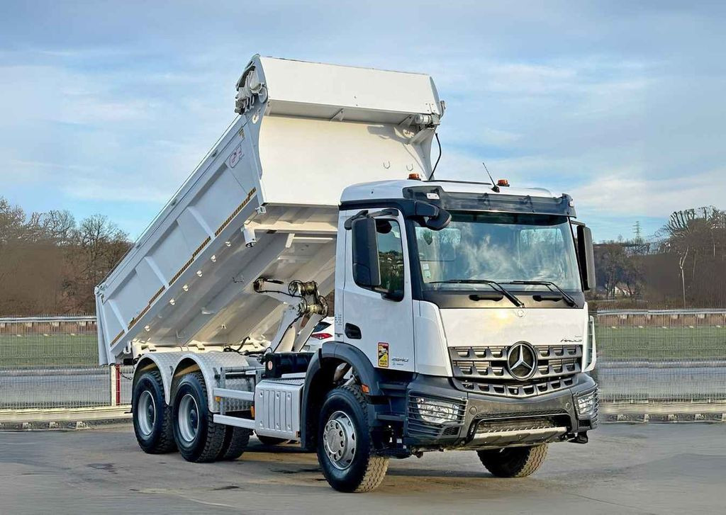 Mercedes-Benz AROCS 3240* KIPPER 5,10 + BORDMATIC / 6x4 Mercedes-Benz AROCS 2640* KIPPER 5,10 + BORDMATIC / 6x4 - Camión volquete: foto 1 Mercedes-Benz AROCS 3240* KIPPER 5,10 + BORDMATIC / 6x4 Mercedes-Benz AROCS 2640* KIPPER 5,10 + BORDMATIC / 6x4 - Camión volquete: foto 1