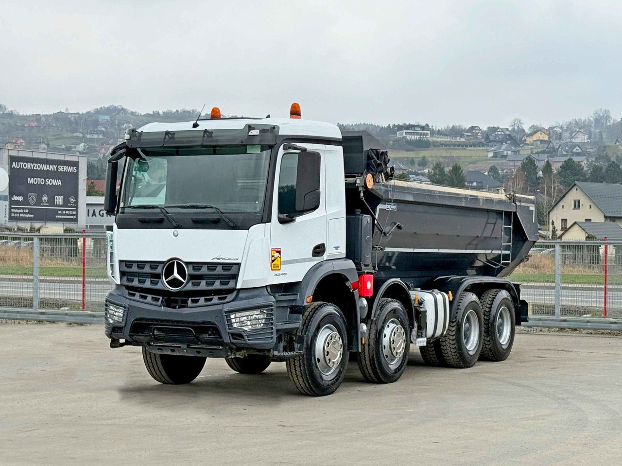 Mercedes-Benz AROCS 3246* KIPPER / 8x4 * TOPZUSTAND - Camión volquete: foto 1 Mercedes-Benz AROCS 3246* KIPPER / 8x4 * TOPZUSTAND - Camión volquete: foto 1