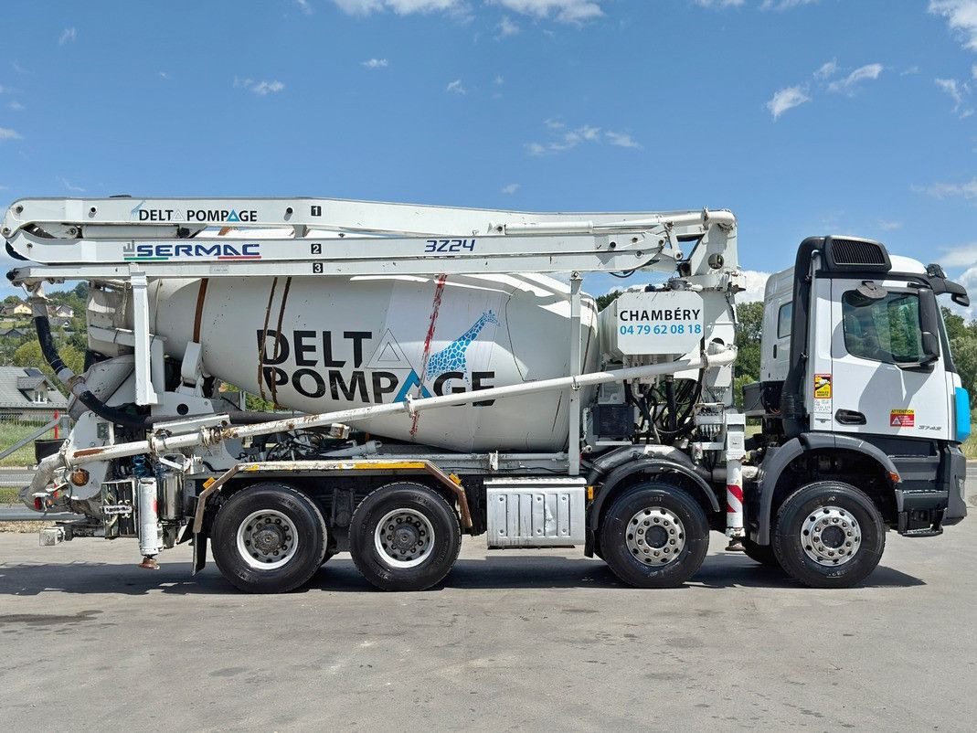 Mercedes-Benz AROCS 3743 * Betonpumpe + FUNK * 8x4 * TOP - Bomba de hormigón: foto 5 Mercedes-Benz AROCS 3743 * Betonpumpe + FUNK * 8x4 * TOP - Bomba de hormigón: foto 5