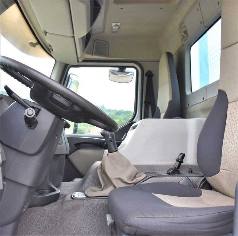 Leasing de Renault KERAX 370 *PK 16502 + FUNK / 6x4 * TOP Renault KERAX 370 *PK 16502 + FUNK / 6x4 * TOP Renault KERAX 370 *PK 16502 + FUNK / 6x4 * TOP Renault KERAX 370 *PK 16502 + FUNK / 6x4 * TOP: foto 9