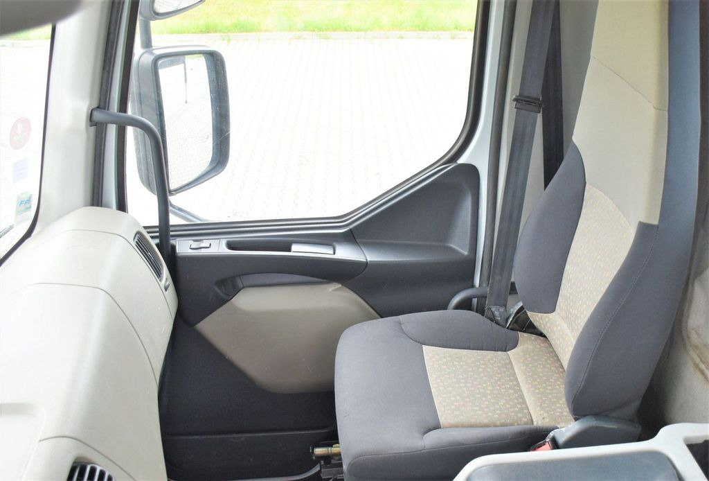 Leasing de Renault KERAX 370 *PK 16502 + FUNK / 6x4 * TOP Renault KERAX 370 *PK 16502 + FUNK / 6x4 * TOP Renault KERAX 370 *PK 16502 + FUNK / 6x4 * TOP Renault KERAX 370 *PK 16502 + FUNK / 6x4 * TOP: foto 10