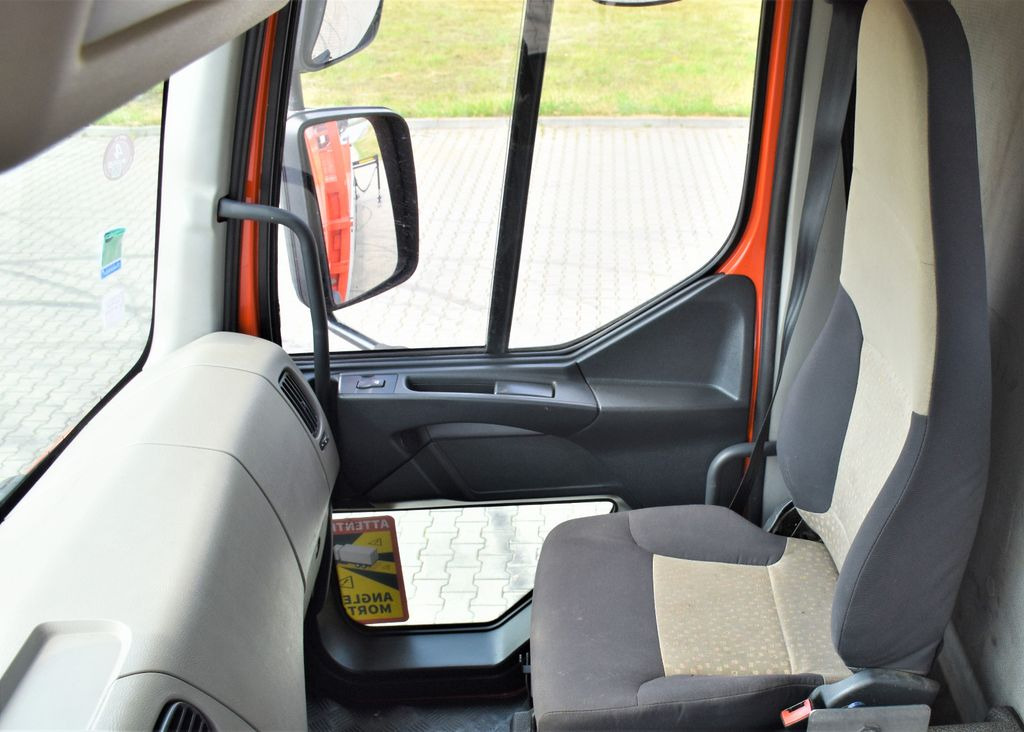 Leasing de Renault KERAX 410 * HIAB 144 B-3 HIDUO / 6x4 * TOP Renault KERAX 410 * HIAB 144 B-3 HIDUO / 6x4 * TOP Renault KERAX 410 * HIAB 144 B-3 HIDUO / 6x4 * TOP Renault KERAX 410 * HIAB 144 B-3 HIDUO / 6x4 * TOP: foto 10