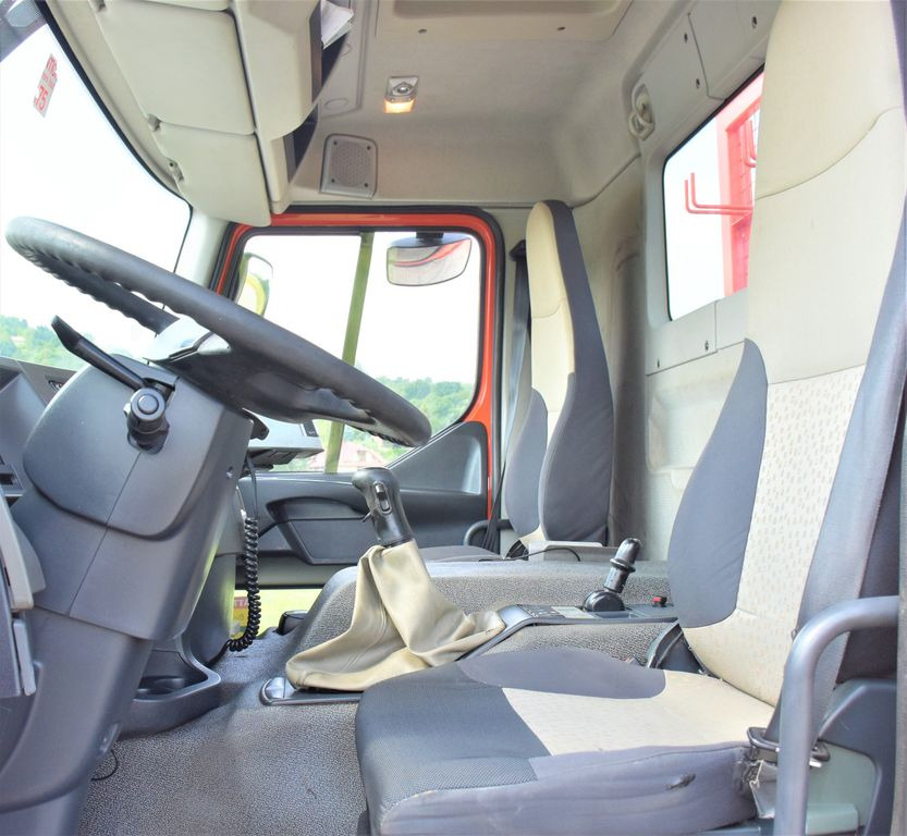 Leasing de Renault KERAX 410 * HIAB 144 B-3 HIDUO / 6x4 * TOP Renault KERAX 410 * HIAB 144 B-3 HIDUO / 6x4 * TOP Renault KERAX 410 * HIAB 144 B-3 HIDUO / 6x4 * TOP Renault KERAX 410 * HIAB 144 B-3 HIDUO / 6x4 * TOP: foto 9