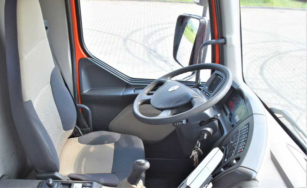 Foto del interior 1: Leasing de Renault KERAX 410 * HIAB 144 B-3 HIDUO / 6x4 * TOP Renault KERAX 410 * HIAB 144 B-3 HIDUO / 6x4 * TOP Renault KERAX 410 * HIAB 144 B-3 HIDUO / 6x4 * TOP Renault KERAX 410 * HIAB 144 B-3 HIDUO / 6x4 * TOP