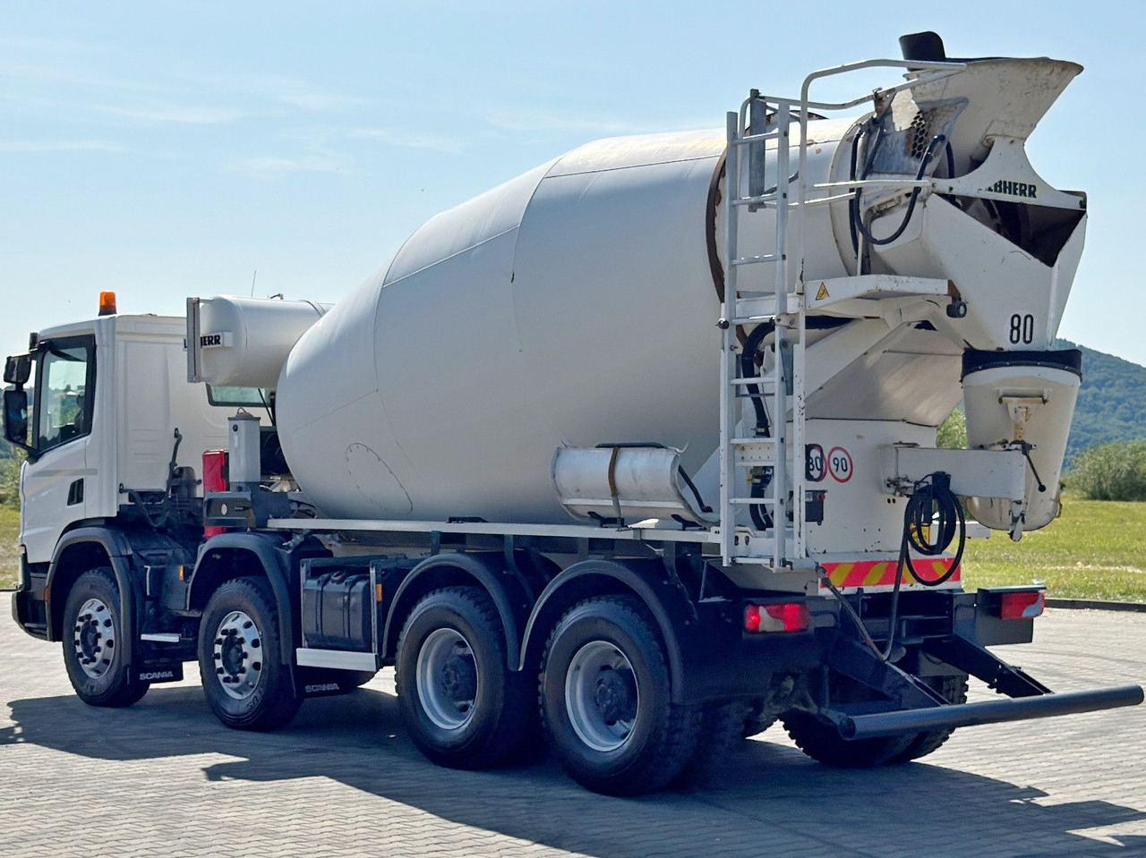 Scania P 450 * Betonmischer * 8x4 * TOPZUSTAND - Camión hormigonera: foto 5 Scania P 450 * Betonmischer * 8x4 * TOPZUSTAND - Camión hormigonera: foto 5