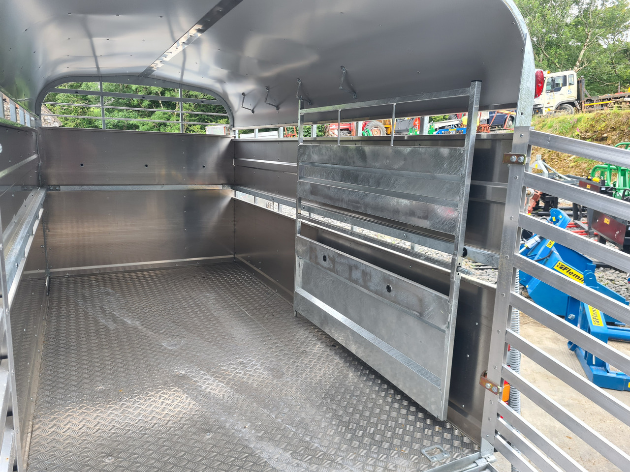 12 x 6 Nugent Livestock Trailer - Otros maquinaria: foto 3 12 x 6 Nugent Livestock Trailer - Otros maquinaria: foto 3