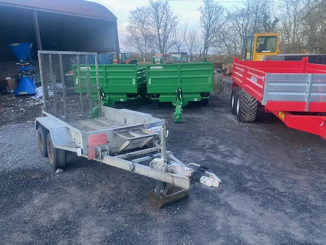 Used Indespension trailer 8x4 with ramp - Otros maquinaria: foto 1 Used Indespension trailer 8x4 with ramp - Otros maquinaria: foto 1