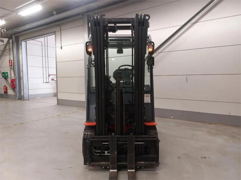 Toyota 8FBMKT25 - Carretilla elevadora eléctrica: foto 5 Toyota 8FBMKT25 - Carretilla elevadora eléctrica: foto 5