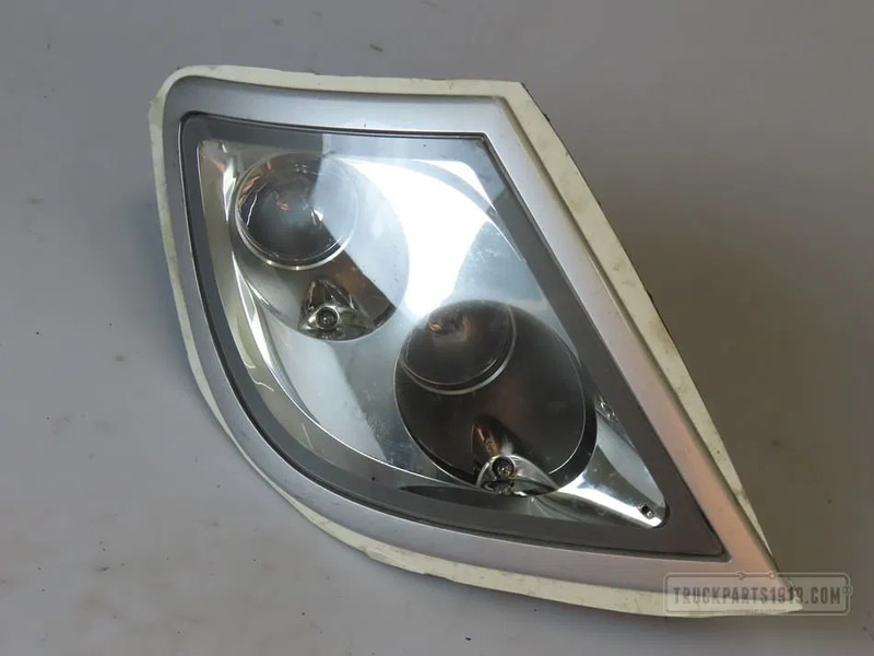 DAF 1784823 Lighting Skylight Re. - Faro antiniebla para Camión: foto 1 DAF 1784823 Lighting Skylight Re. - Faro antiniebla para Camión: foto 1