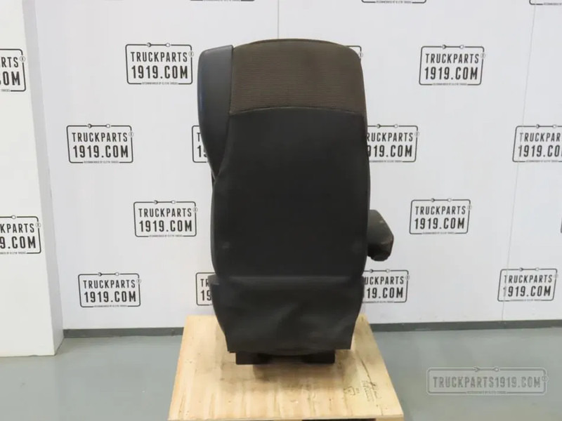 DAF 1978966 Bestuurdersstoel XF 106 - Asiento para Camión: foto 2 DAF 1978966 Bestuurdersstoel XF 106 - Asiento para Camión: foto 2