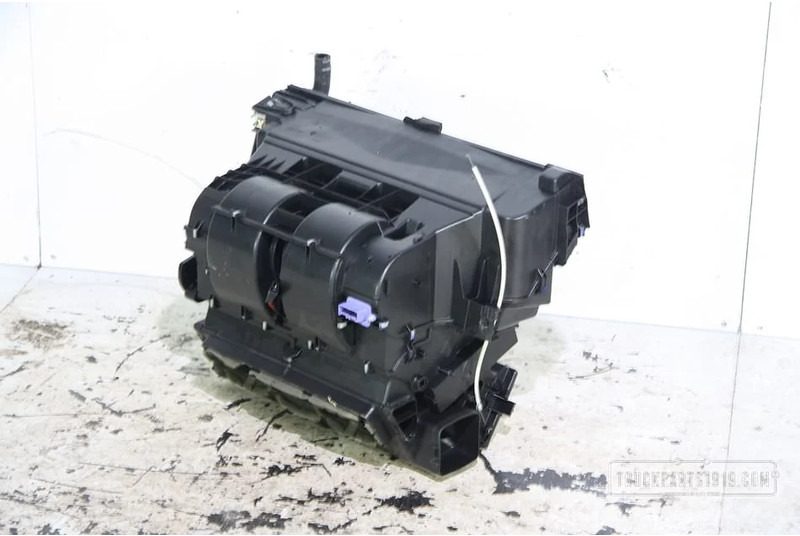 Iveco Heating, Ventilation & AC Kachel airco motor - Calefacción/ Ventilación para Camión: foto 2 Iveco Heating, Ventilation & AC Kachel airco motor - Calefacción/ Ventilación para Camión: foto 2