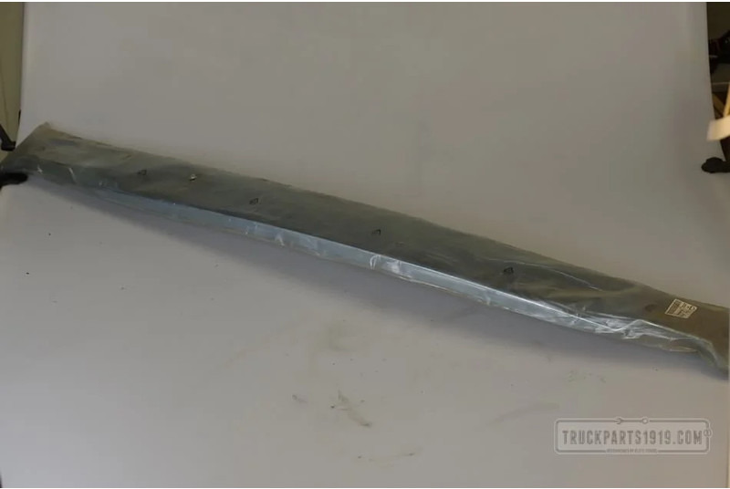 MAN Body & Chassis Parts Sierlijst Grille TGA - Carrocería y exterior para Camión: foto 1 MAN Body & Chassis Parts Sierlijst Grille TGA - Carrocería y exterior para Camión: foto 1