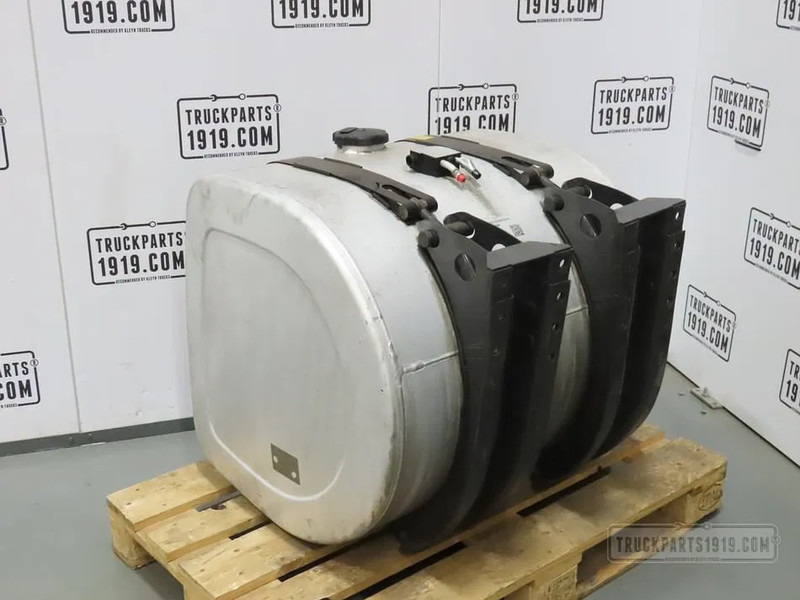 Volvo 21516445 Brandstoftank + steunen 330L - Depósito de combustible para Camión: foto 2 Volvo 21516445 Brandstoftank + steunen 330L - Depósito de combustible para Camión: foto 2