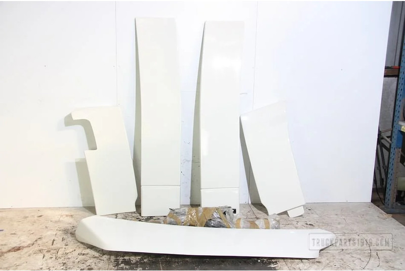 Volvo Body & Chassis Parts Spoiler set Volvo FH GlobXL no - Aerodinámica/ Spoiler para Camión: foto 1 Volvo Body & Chassis Parts Spoiler set Volvo FH GlobXL no - Aerodinámica/ Spoiler para Camión: foto 1