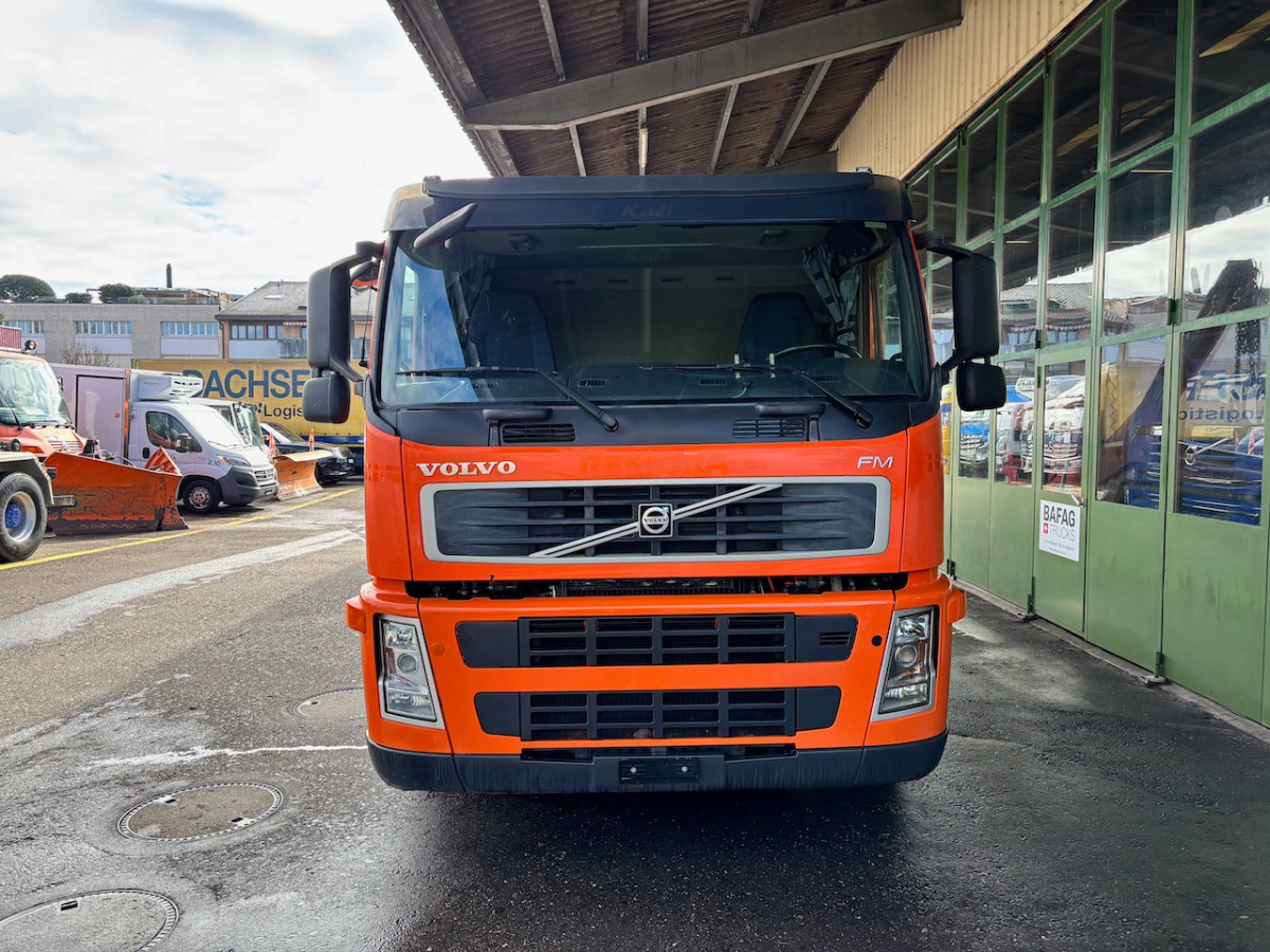 VOLVO FM 400 - Camión portacontenedor de cadenas: foto 3 VOLVO FM 400 - Camión portacontenedor de cadenas: foto 3