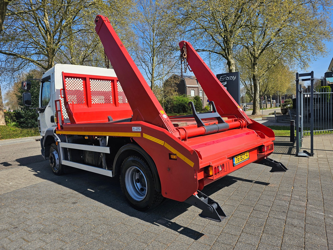 DAF LF 220 Euro 6 - Camión portacontenedor de cadenas: foto 4 DAF LF 220 Euro 6 - Camión portacontenedor de cadenas: foto 4