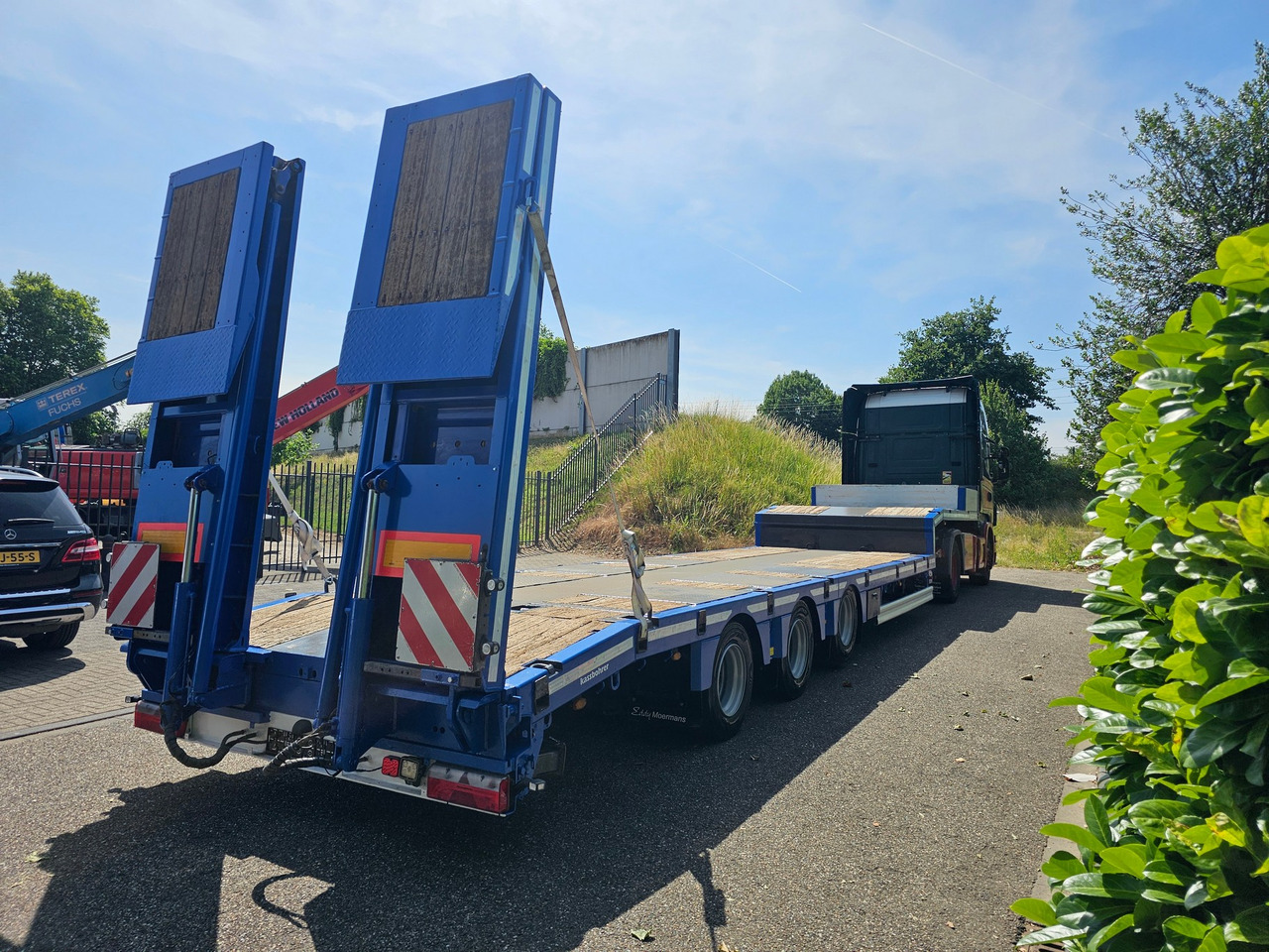 Kässbohrer LB3E With Hydraulic Flip Ramps - Semirremolque góndola rebajadas: foto 4 Kässbohrer LB3E With Hydraulic Flip Ramps - Semirremolque góndola rebajadas: foto 4