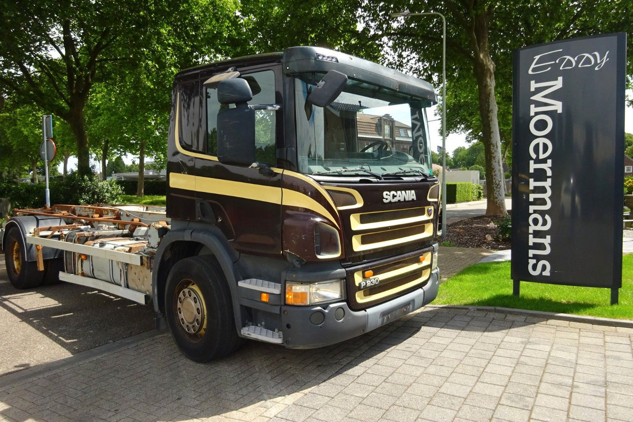 Scania P230 Cp16 - Camión multibasculante: foto 1 Scania P230 Cp16 - Camión multibasculante: foto 1