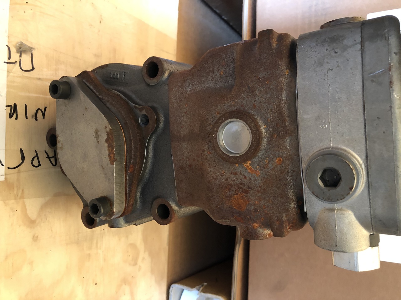 AIR COMPRESSOR MAN TGA - Compresor: foto 3 AIR COMPRESSOR MAN TGA - Compresor: foto 3