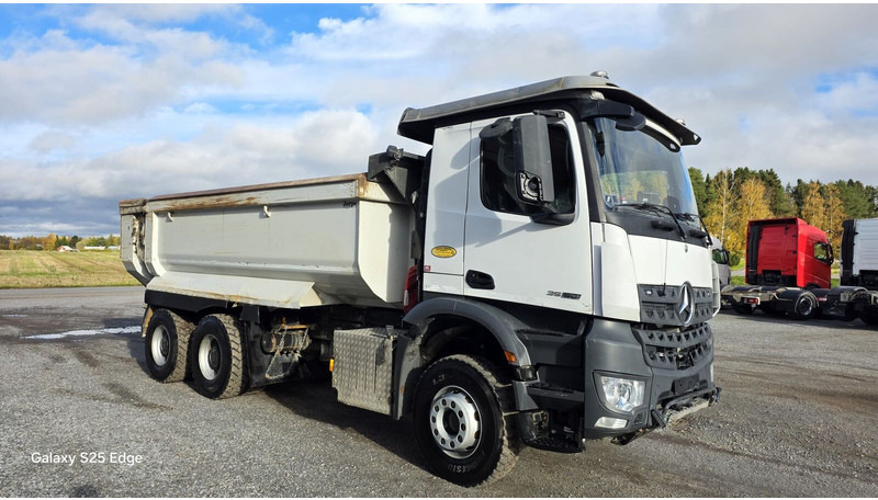 Mercedes-Benz 3558 6x4 2022 ONLY 113 tkm - Camión volquete: foto 1 Mercedes-Benz 3558 6x4 2022 ONLY 113 tkm - Camión volquete: foto 1