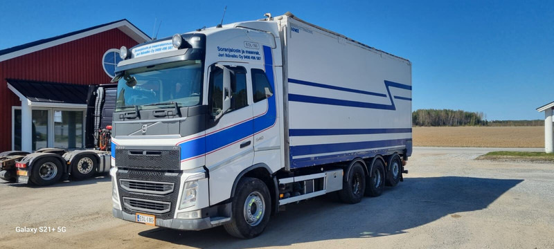 Volvo FH540 - Camión caja cerrada: foto 2 Volvo FH540 - Camión caja cerrada: foto 2