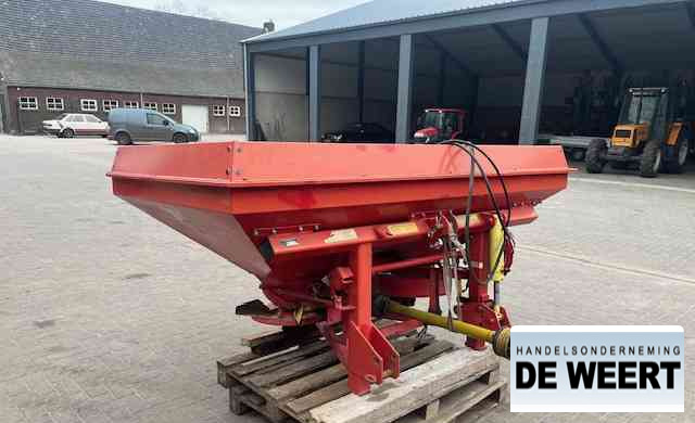 Lely centerliner stooier , front aandrijving - Esparcidor de fertilizantes: foto 1 Lely centerliner stooier , front aandrijving - Esparcidor de fertilizantes: foto 1