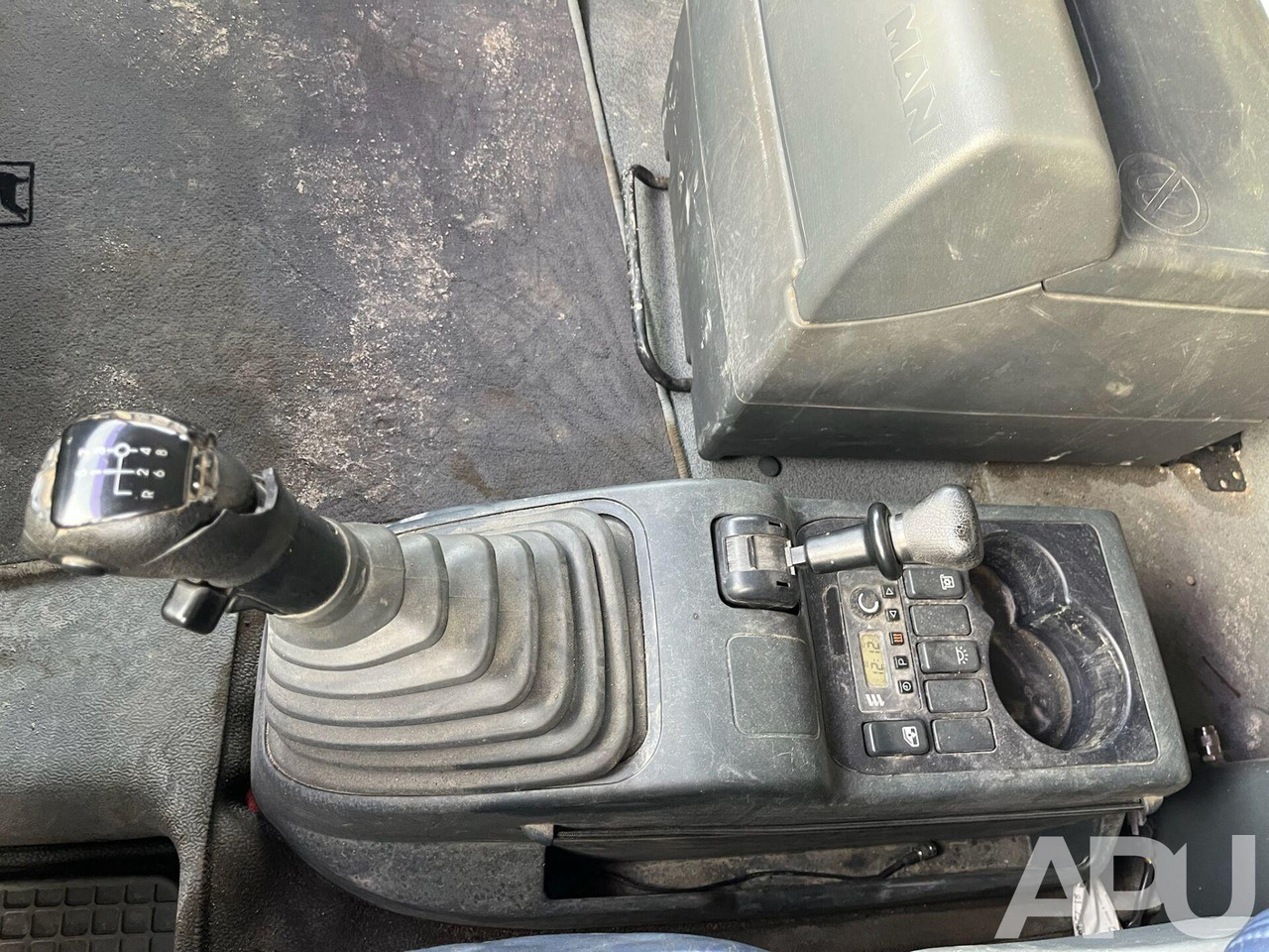 MAN TGA 26.480 - Camión caja abierta, Camión grúa: foto 2 MAN TGA 26.480 - Camión caja abierta, Camión grúa: foto 2