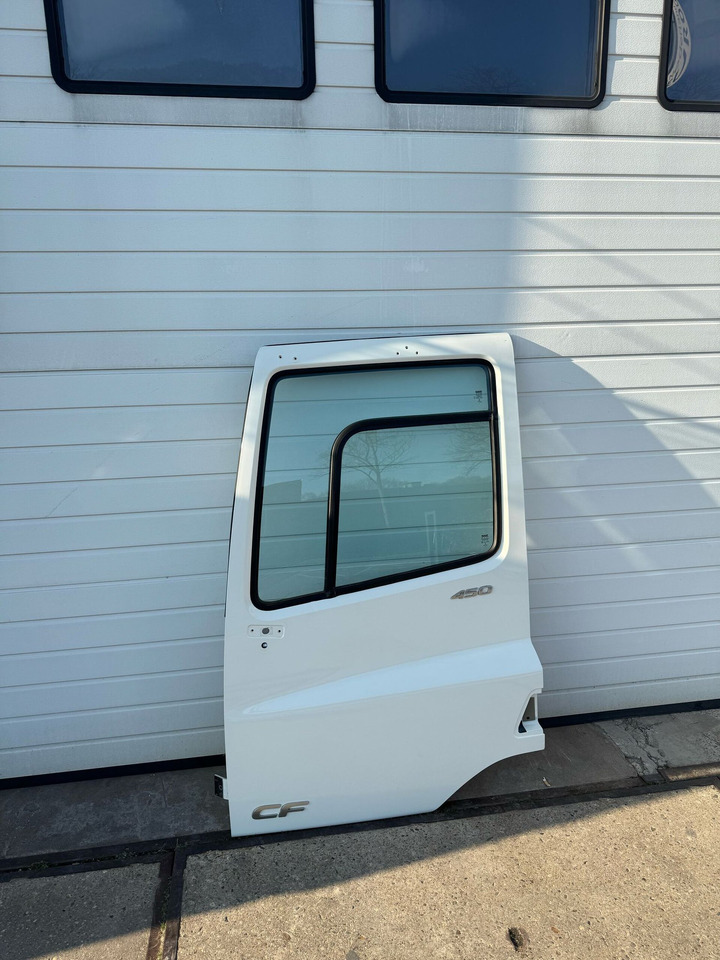 DAF CF EURO 6 PORTIER LINKS COMPLEET 1950970A6 - Puerta y piezas para Camión: foto 1 DAF CF EURO 6 PORTIER LINKS COMPLEET 1950970A6 - Puerta y piezas para Camión: foto 1