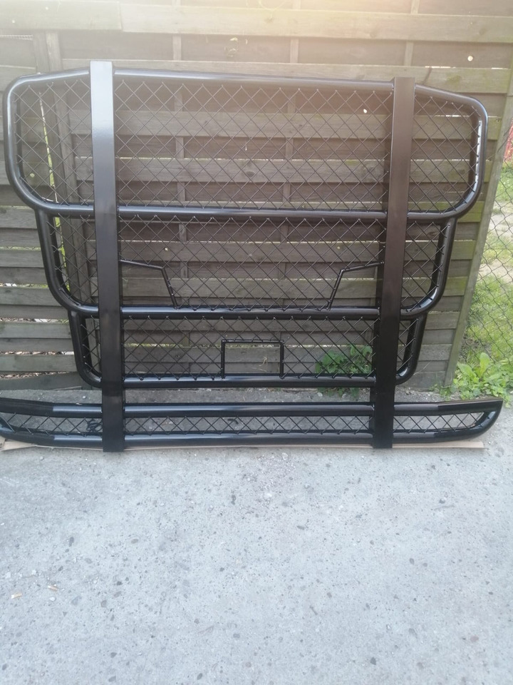 Volvo FH4 BULLBAR RVS primer NIET GESPOTEN 000010 - Carrocería y exterior para Camión: foto 5 Volvo FH4 BULLBAR RVS primer NIET GESPOTEN 000010 - Carrocería y exterior para Camión: foto 5