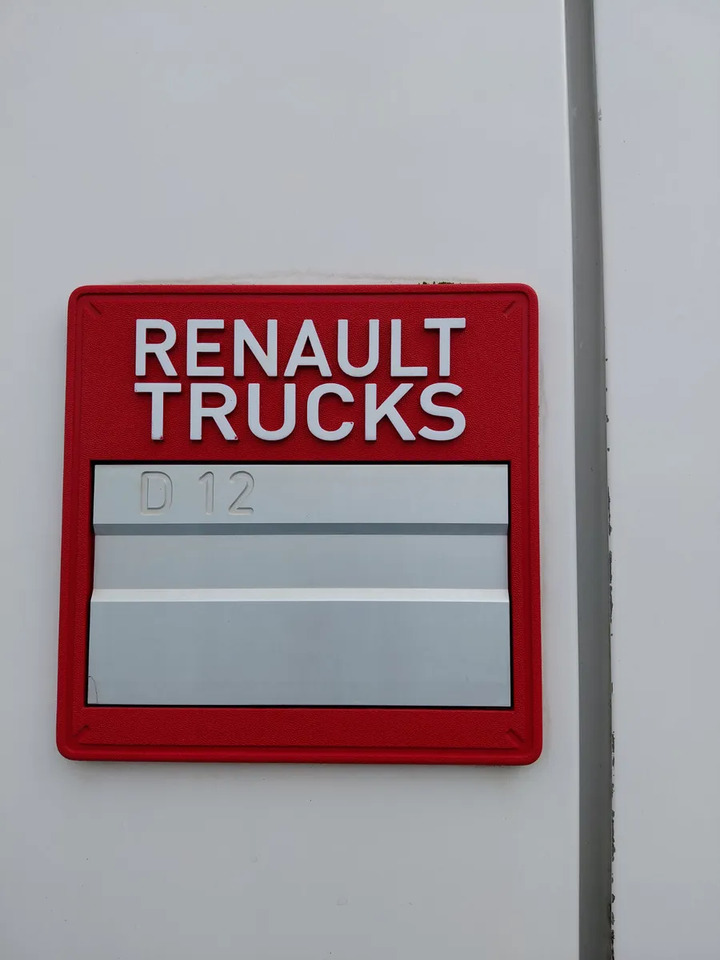 2017 Renault D12 4×2 Double Sleeper Curtainsider - Camión lona: foto 5 2017 Renault D12 4×2 Double Sleeper Curtainsider - Camión lona: foto 5