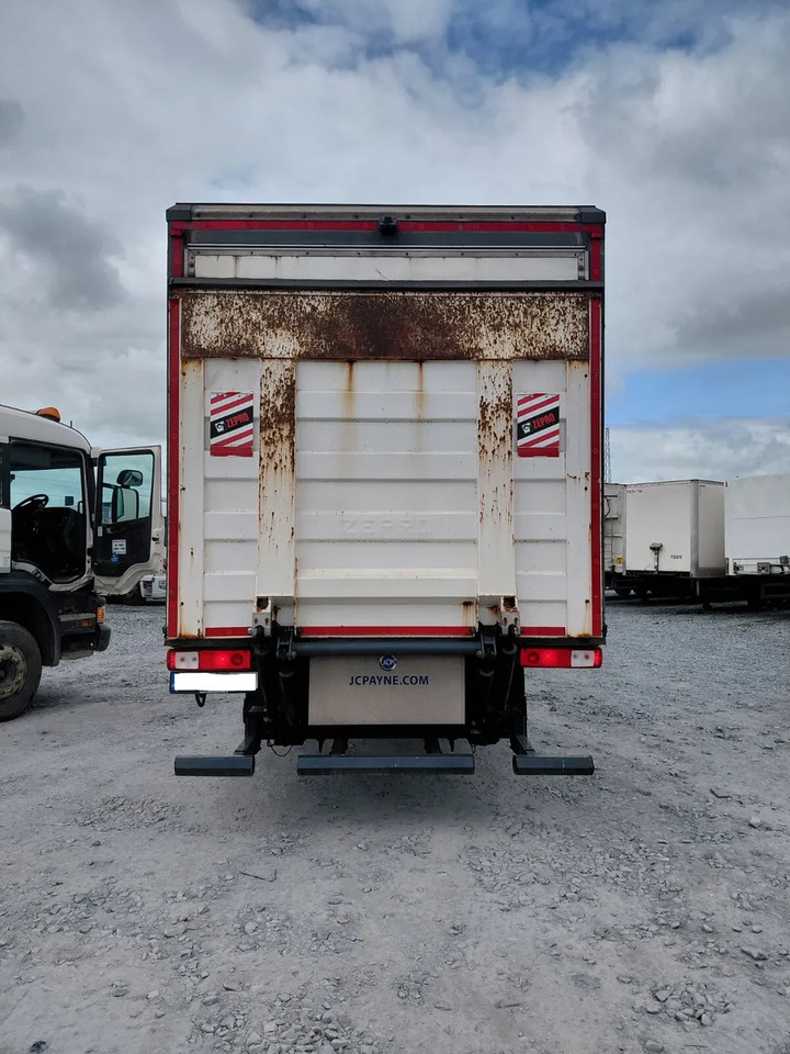 2020 Renault D18 Wide - Camión caja cerrada: foto 4 2020 Renault D18 Wide - Camión caja cerrada: foto 4