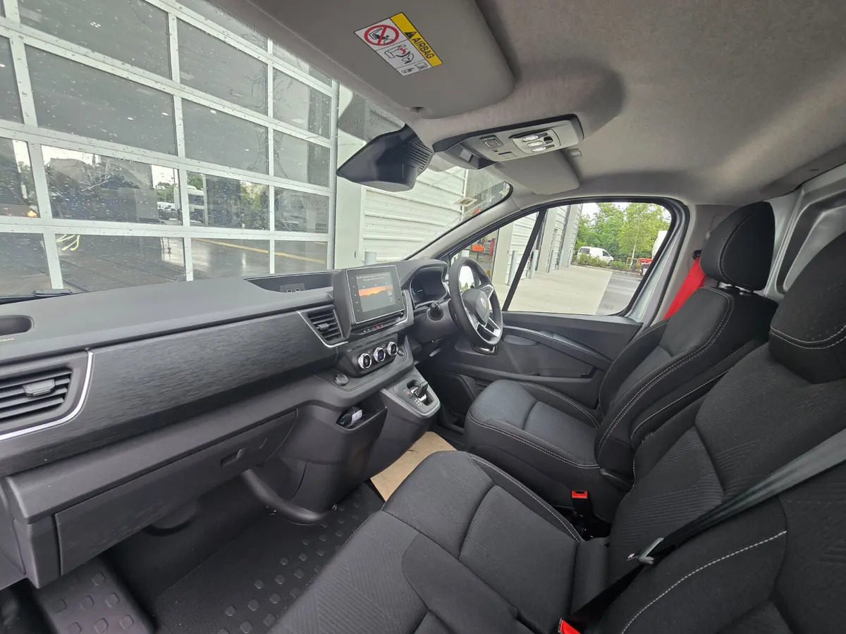 Furgón 2025 Renault Trafic Exclusive 170BHP Auto: foto 10